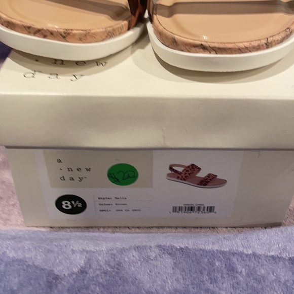 New - Picture 3 of 4